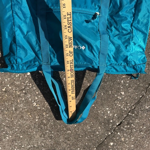 Columbia Aqua Blue Tote Bag Lightweight Nylon Travel Carryall Zip Top O/S - Picture 8 of 9